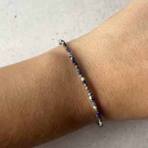 Pulsera con cristales de lapislázuli