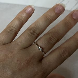 Anillo solitario nudo