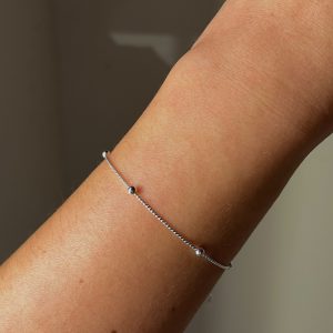 Pulsera serpentina con esferas
